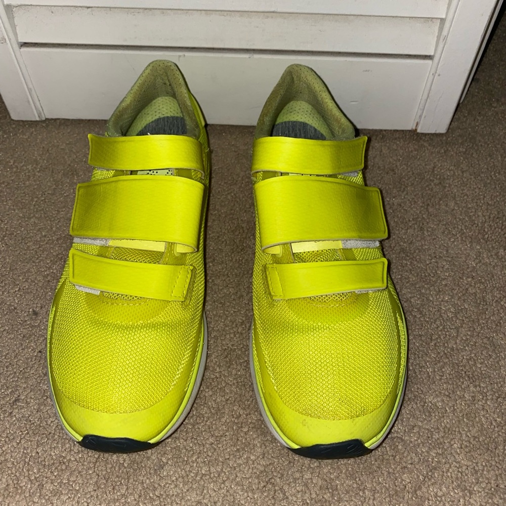 New Balance Women's Wx09 V1 Cycle Shoe with clips